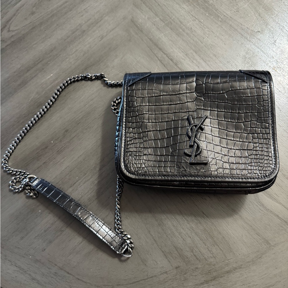 Crocodile Embossed Lambskin Matelasse Monogram Niki Chain Wallet Black